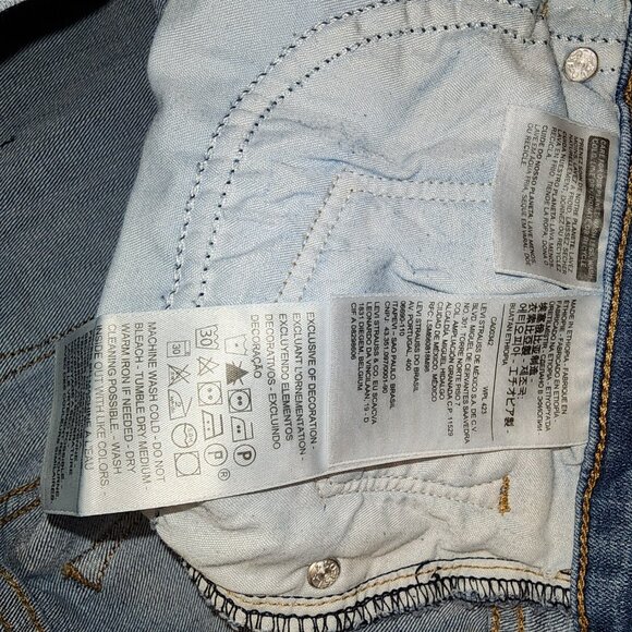 Levi’s Classic Bootcut Jeans NWT Size 16 Medium Wash Blue - Picture 11 of 16